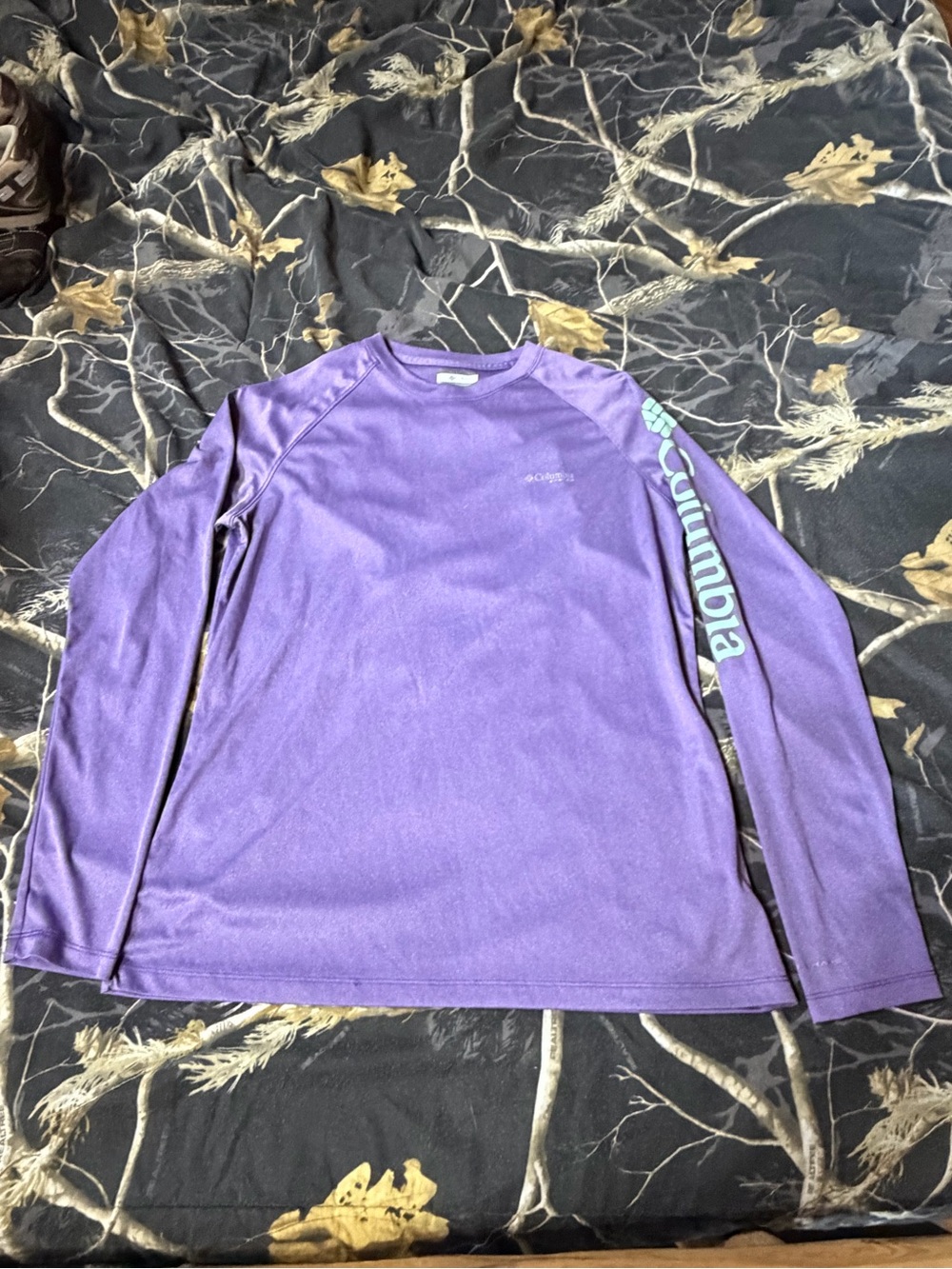 Columbia Purple Long-Sleeve Logo Sleeve Performance Rash-guard.